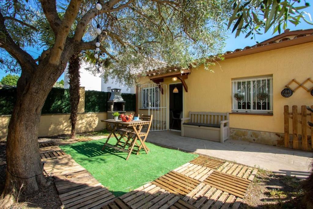 Casita Con Jardin, Bbq, Wifi, Centro Y Playa Villa Empuriabrava Kültér fotó