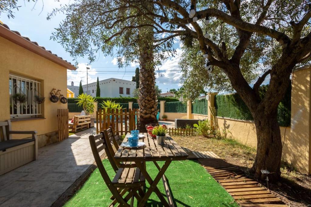 Casita Con Jardin, Bbq, Wifi, Centro Y Playa Villa Empuriabrava Kültér fotó